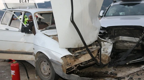 Amasya'da iki otomobil çarpıştı: 3 yaralı