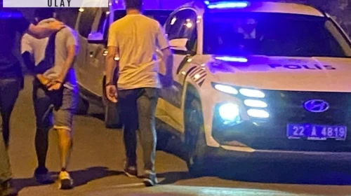Kendisinden ayrılmak isteyen kadını eve kilitledi, anahtarı balkondan attı