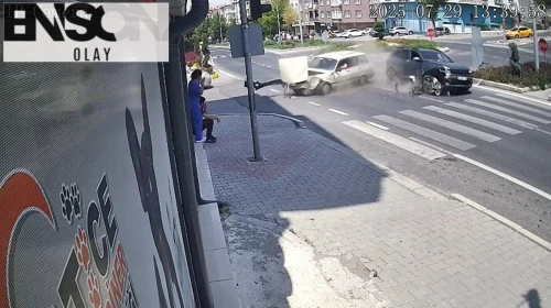 Kazayı film izler gibi izledi