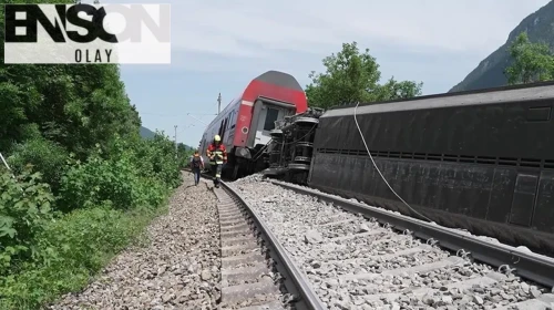 Almanya’da yolcu treni raydan çıktı: Ölü ve yaralılar var