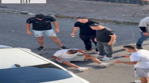 Bağcılar'da tartıştığı sürücüye küfretti; sopa darbesiyle yere düşüp yaralandı