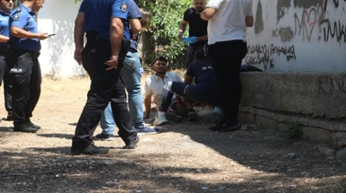 Çocuk parkında 5 bin lira alacağı olduğu kişiyi bacağından vurdu
