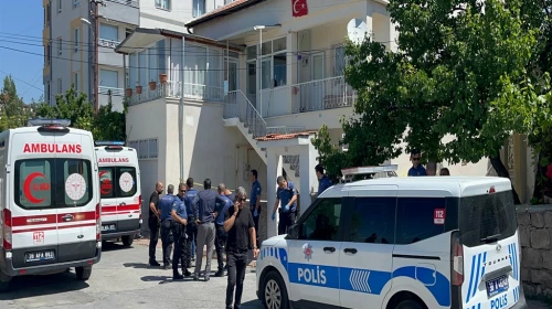 Üvey kızını tüfekle yaraladıktan sonra yaşamına son verdi