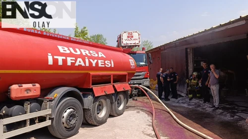 Bursa'da mobilya imalathanesinde yangın