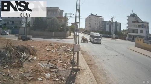 Motosikletin minibüse çarptığı kaza kamerada