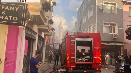 Odunlukta çıkan yangın hamama sıçradı