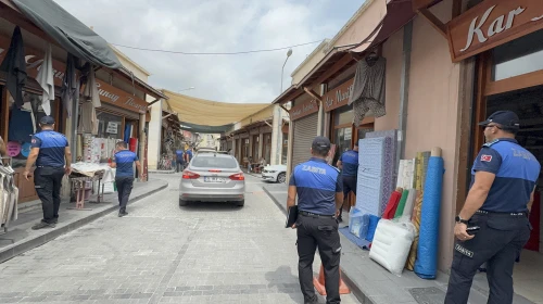 Tarsus’ta zabıta kaldırım denetimi