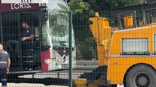 Metrobüste kaza! Seferler aksadı