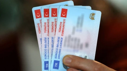 Ehliyet yenilemede geri sayım başladı: Süre doluyor, ücretler katlanıyor!