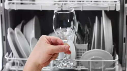 Bardakları korkusuzca makineye atmanın keyfine varacaksınız!