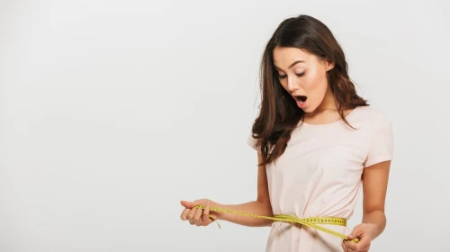 Soğuk havalarda sağlıklı kilo vermenin sırrı çözüldü: Bu mucizevi çay sadece bir bardak içenleri bile tığ gibi inceltiyor!