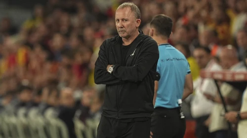 Beşiktaş Teknik Direktörü Sergen Yalçın, gazetecinin sorusuna sert bir şekilde yanıt verdi