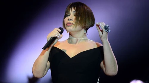 Sezen Aksu, koronavirüs testi pozitif çıktı!