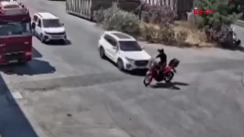 İzmir'de feci kaza! 15 yaşındaki sürücünün çarptığı motosiklet sürücüsü ağır yaralandı
