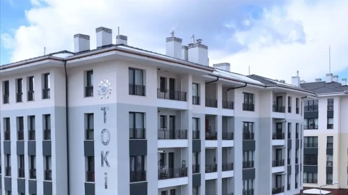 TOKİ'nin 64 ilde başlattığı 20 bin konut kampanyasına başvuru nasıl yapılır? Daire fiyatları, taksit detayları ve teslimat tarihleri açıklandı.