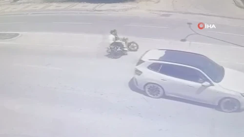 Afyonkarahisar'da direğe çarpan motosiklet sürücüsü hayatını kaybetti