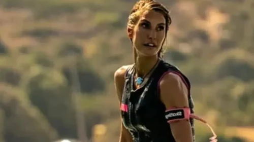 Çağla Şıkel Çocukları İçin Başlamıştı! Defalarca Düştüğü Jetsurf Şimdi En Büyük Tutkusu Oldu