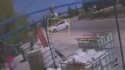 Eskişehir Odunpazarı'nda Otomobil, İş Yerine Girdi ve Büyük Hasara Neden Oldu!