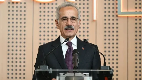 Bakan Uraloğlu açıkladı : İstanbul Havalimanı Avrupa'nın zirvesinde, Antalya ilk 10'da yer aldı