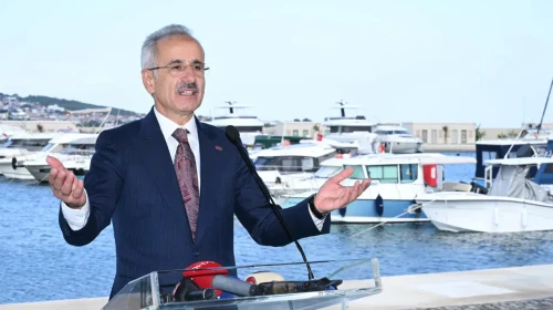 Bakan Uraloğlu, Denizcilik Ödemelerinde Yenilikçi Bir Sistemi Duyurdu