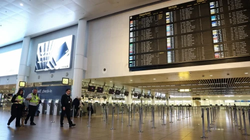Avrupa'ya seyahat edecekler dikkat! 42 uçuş iptal edildi: Sebebi belli oldu