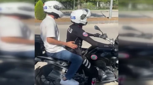 KPSS sınavına geç kalanların imdadına polisler yetişti