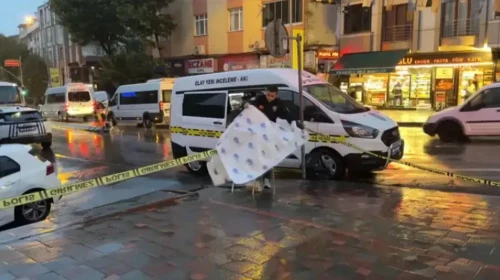 Gaziosmanpaşa'da iş yerinin önüne el yapımı patlayıcı bırakıp kaçtılar