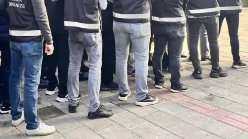 İstanbul merkezli 3 ilde 'change araç' operasyonu : 16 gözaltı