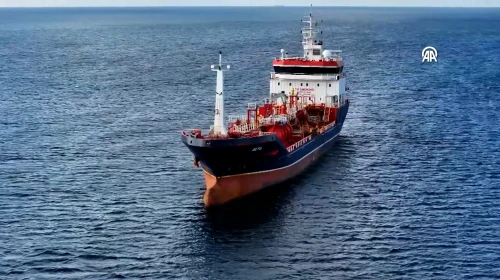 Gemi kazasına karışan ALSU isimli ticari gemi, Silivri açıklarında bekletiliyor