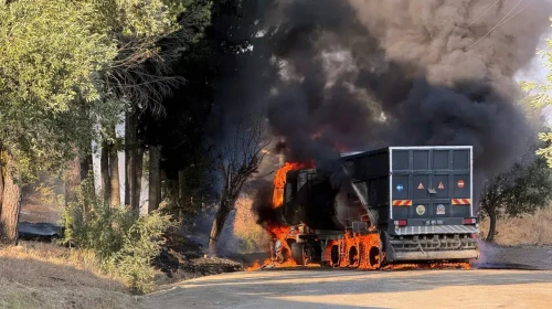 Muğla Dalaman'da belediyeye ait araç yandı