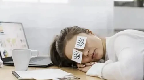 Saç dökülmesi, yorgunluk ve kırılan tırnaklar : Olası nedenler neler olabilir?