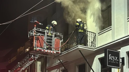 Trabzon'da Kostaki Konağı'nda çıkan yangın hızla kontrol altına alındı!