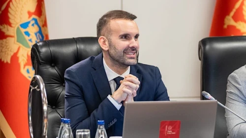 Spajic: Yeni Dünya'nın Keşfi, Siyasi Dilin Yeniden Şekillenmesine Yol Açtı