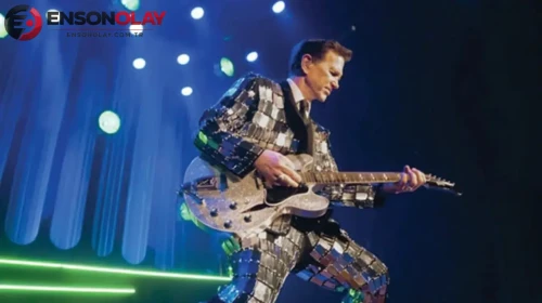 İzmir'den İstanbul'a uzanan rock köprüsü: Chris Isaak turnesini tamamladı