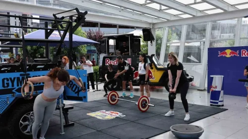 Nilüfer'de vatandaşlar için açık hava spor etkinliği düzenlendi