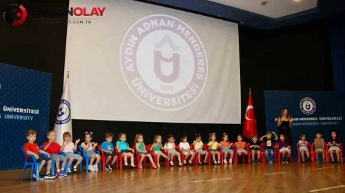Adü anaokulu'nda yılsonu kep töreni ve gösteri düzenlendi