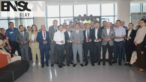 Acıpayam'da El Emeği Harikaları Sergisi: Kursiyerlerin Bir Yıllık Emekleri Sergilendi