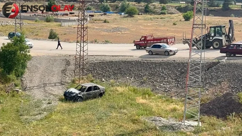 Kastamonu'da kaza sonrası yangın : Otomobil alev alev