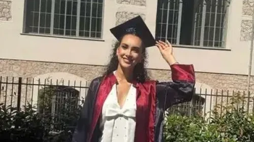 Miss Turkey 2025 Birincisi Sıla Saraydemir’in Mezuniyet Sevinci