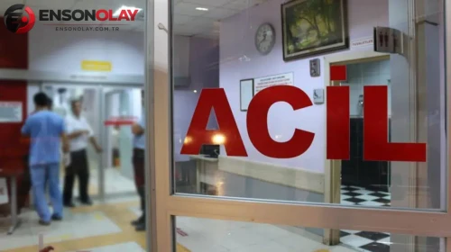 Sivas'ta iki otomobil çarpıştı : 3 kişi yaralandı