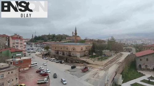 691 yıldır kapıları kapalı kalan Niğde'nin değerli yapılarından Sungur Bey Camii, sessizliğine son veriyor