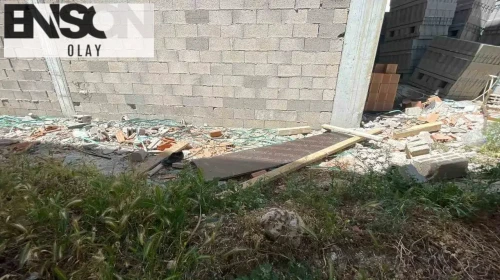 Karaman'da inşaatta 3’üncü kattan düşen kalıp ustası ağır yaralandı