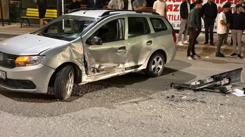 Sivas'ta zincirleme kazada 5 kişi yaralandı
