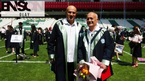 Emeklilik hayallerini rafa kaldırıp diplomaya koştular: 65 yaşında kürsüye birincilikle çıktılar