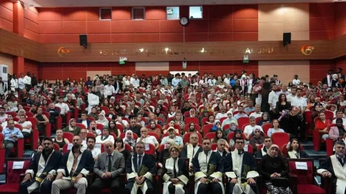 Karabük Üniversitesi İİBF mezunlarını geleceğe uğurladı