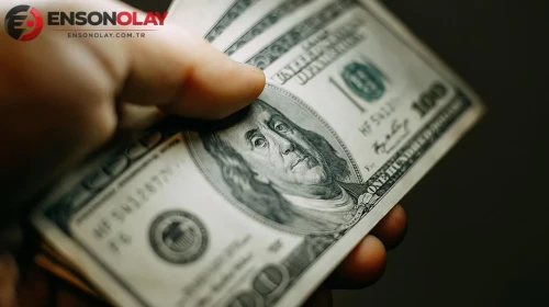 Dolar önde gelen para birimleri karşısında 13 ayın zirvesine çıktı