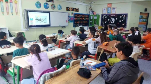 Gölcük'te 3 bin 534 ilkokul öğrencisine sıfır atık eğitimi verildi