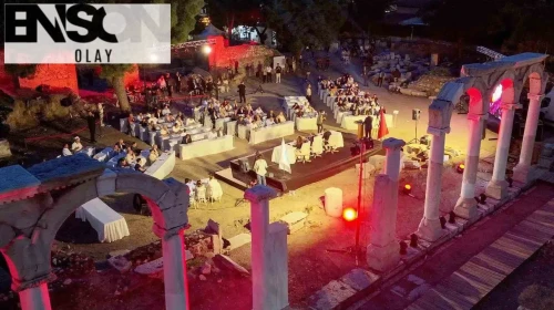 Binlerce yıllık tarihin gölgesinde kritik kararlar: Manisa Büyükşehir Meclisi antik kentte toplandı