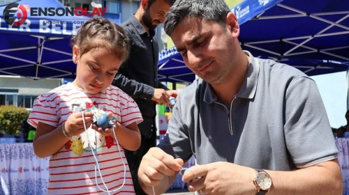 Esenler'de babalar ve çocukları oyuncak tasarlayıp sokak oyunları oynadı