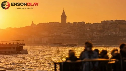 Yaz mevsiminin tam ortasında Türkiye'nin iki farklı yüzü: Batı'da yangınlar, Doğu'da ise yağmur rahatlatıyor.